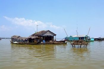 Temples and Chong Kneas floating village