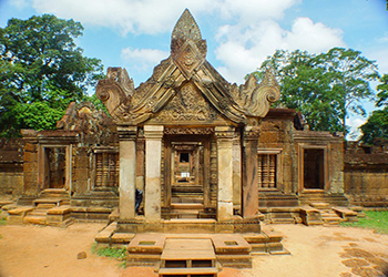 Beng Melea temple and Banteay Sries Temple Tour