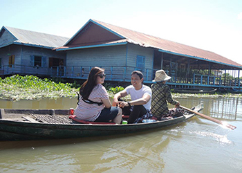 Floating village tours